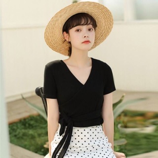เสื้อคอวีแขนสั้นทรงไขว้หน้า