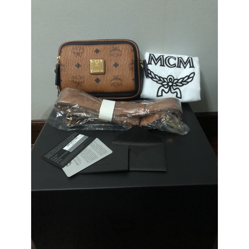 กระเป๋า mcm รุ่น Klassik Crossbody in Visetos size x mini