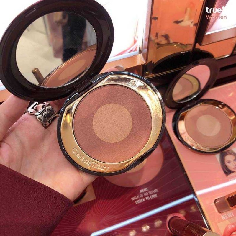 Charlotte Tilbury Cheek to Chic Swish & Pop Blusher สี Walk of no shame