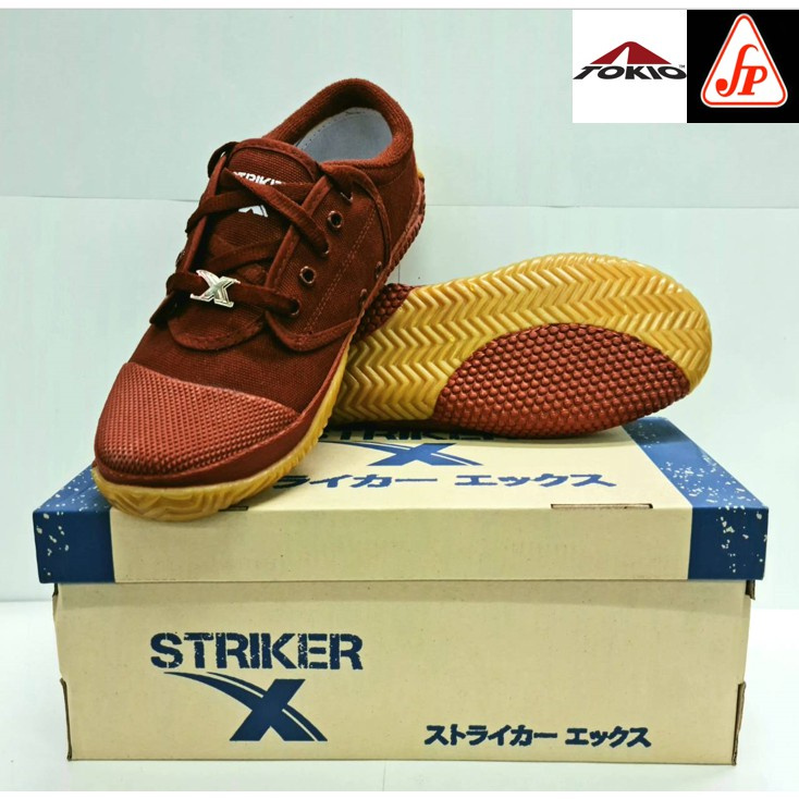 ﹊รองเท้านักเรียนTokio striker (เก็บเงินปลายทางได้)