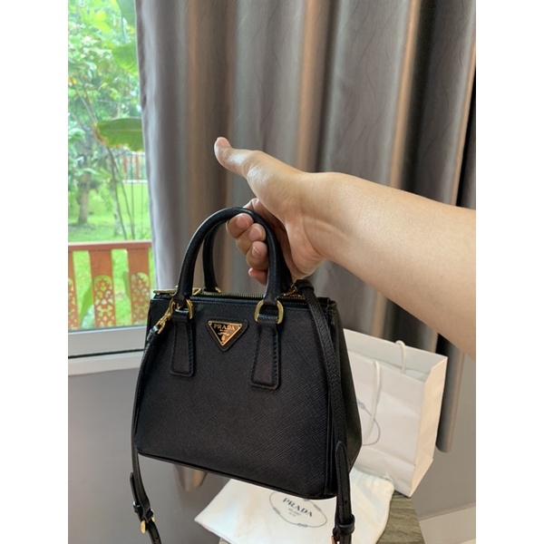 ❌Sold❌ ขายแล้วค่ะ Prada Saffiano Lux mini แท้ 100%