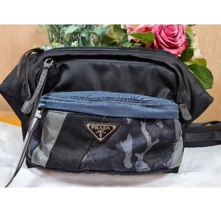 PRADA Belt bag ใบใหญ่ 10" ของแท้ rare item ( like new)