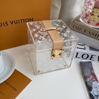 กระเป๋าถือ Louis Vuitton