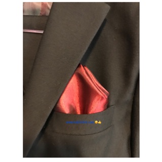 ผ้า Pocket Square ใช้ประดับกระเป๋า เสื้อสูท สีทอง สีแดง สีฟ้า สีชมพู สีเงิน  ผ้าไหมใส่เพิ่มความโดดเด่น ตามธีมงาน