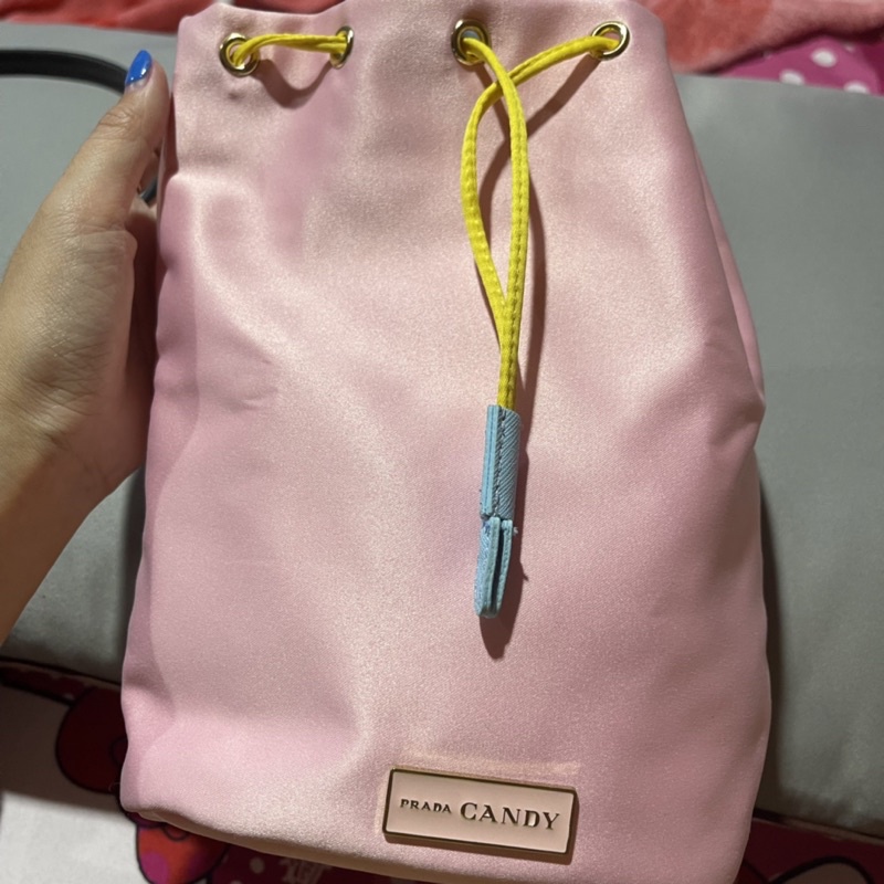 กระเป๋าทรงขนมจีบ Prada