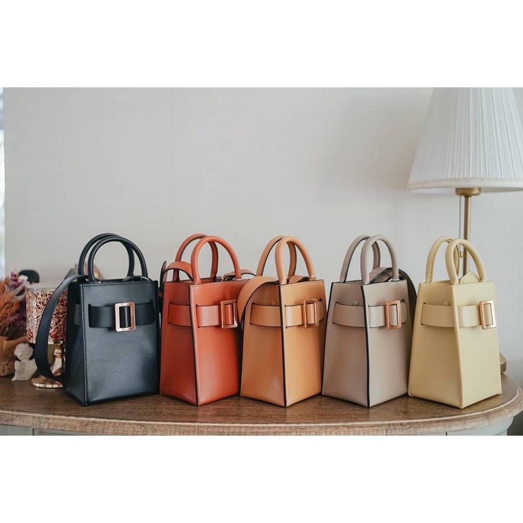 กระเป๋าหนังวัวแท้ B Bobby Tourist Bag