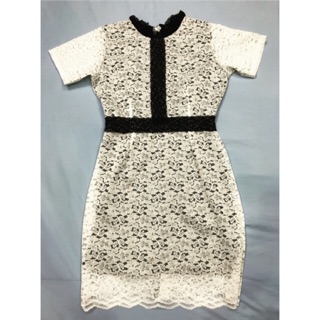 Sale!!! เดรสลูกไม้เรียบหรู