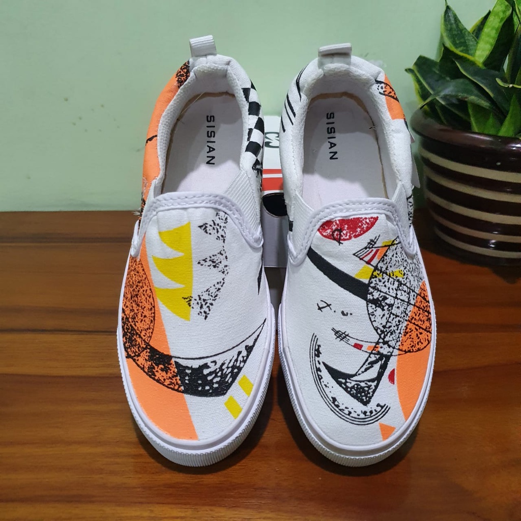 รองเท้าผ้าใบสําหรับสาวและเด็กชาย AGED 5,6,7,8,9,1O,11 YEARS SLIP ON SNEAKERS ยี่ห้อ PREMIUM CANVAS S