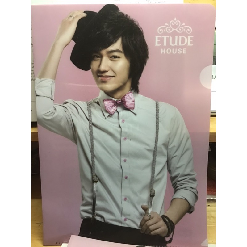 แฟ้มพลาสติก. LEE MIN HO
