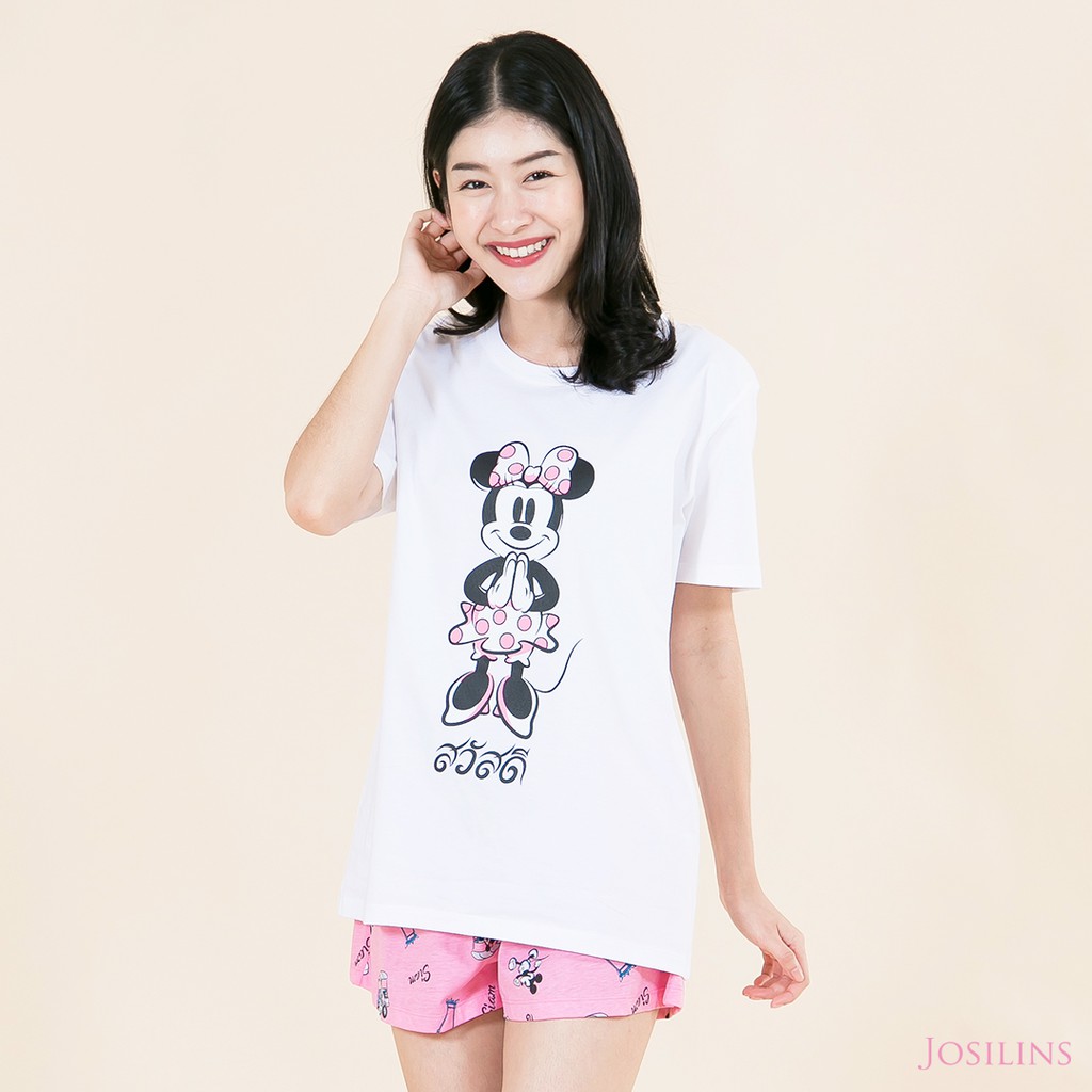 Josilins ชุดนอน ลิขสิทธิ์ Disney Mickey Mouse Go Thailand เสื้อแขนสั้น กางเกงขาสั้น ผ้ายืด สีชมพู คอ