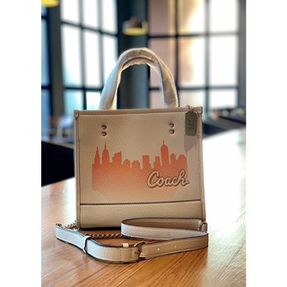 กระเป๋าทรงTote COACH X JENNIFER LOPEZ DEMPSEY TOTE 22 WITH NYC SKYLINE