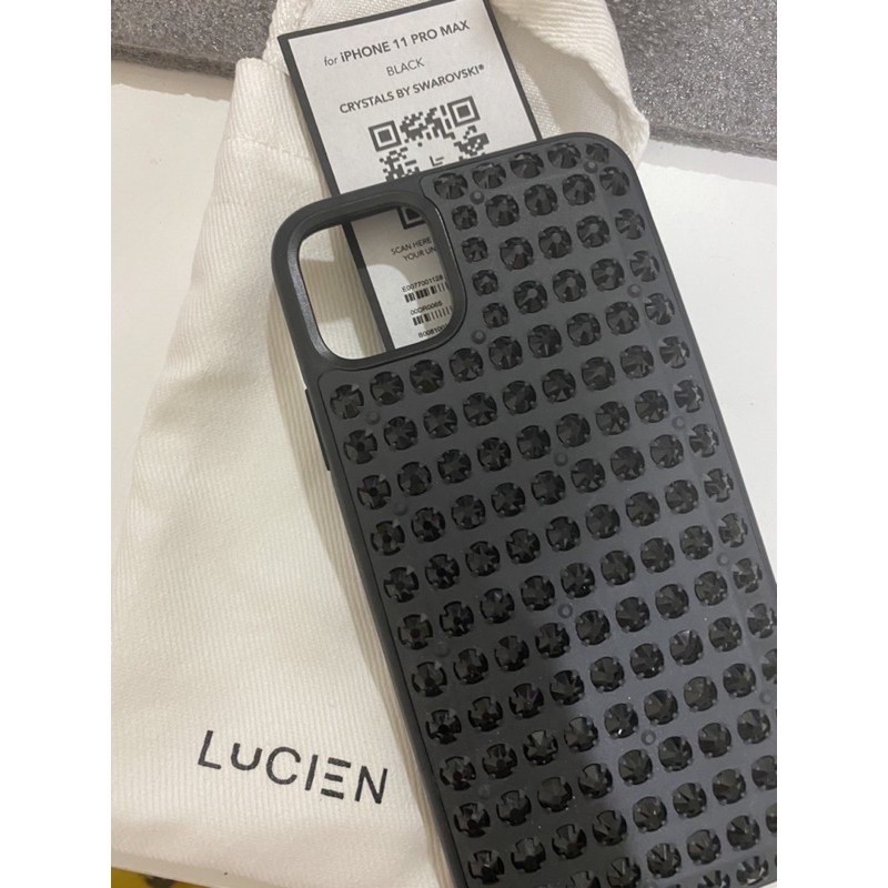 Lucien case IPhone11 Promax black color.