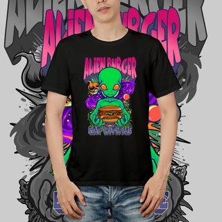 แขนสั้นcrew neckเสื้อยืด พิมพ์ลายกราฟฟิค Alien Burger Eat With Me สีดํา สีขาว S-XXXXL