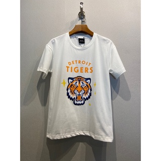 เสื้อยืด MLB TIGER PRINTUNISEX T-SHIRT งานสวยมาก ในราคายอมเยาว์ ถ่ายสดจากสินค้าจริง Size XL / XXL