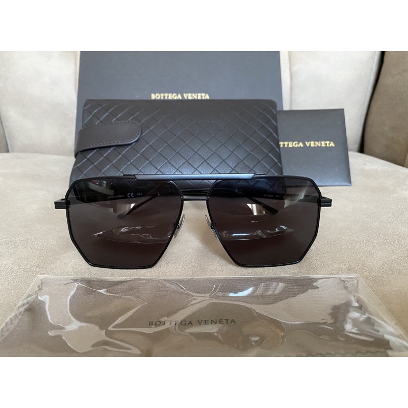 Like new bottega Veneta (super black) sunglasses 2021