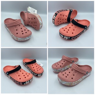 รองเท้าลำลองแฟชั่น สไตล์ Crocs Bandana Print Clog