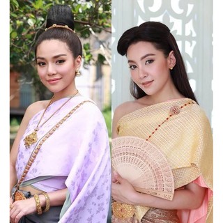 สไบลาย หลากสี เนื้อนิ่มมาก มีน้ำหนัก ทิ้งตัวสวย ใส่คู่กับสไบเรียบ รองพื้นจะสวยมากจ้า ราคาหลักร้อย สไบ