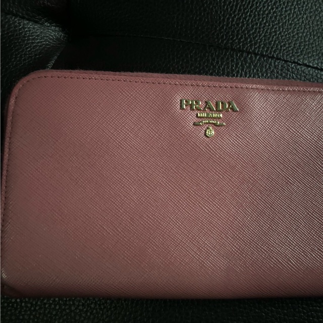 กระเป๋าสตางค์ pradaของแท้