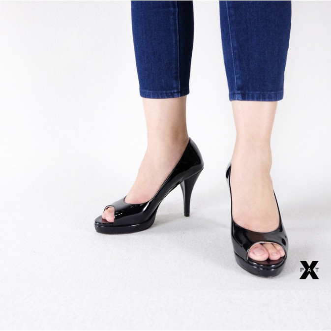 รองเท้าคัชชูหนังแก้ว เปิดนิ้ว X-PAT (1X739) สีดำ