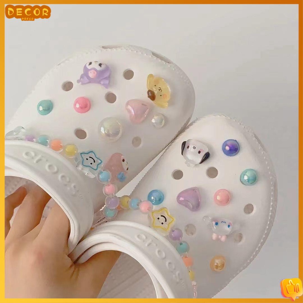 jibbitz crocs ตัวติดรองเท้า Sanrio อุปกรณ์เสริมรองเท้า ประดับลูกปัดทับทิม รูปหัวใจ และหน้ายิ้ม สีสันสดใส diy ที่ติดรองเท้า