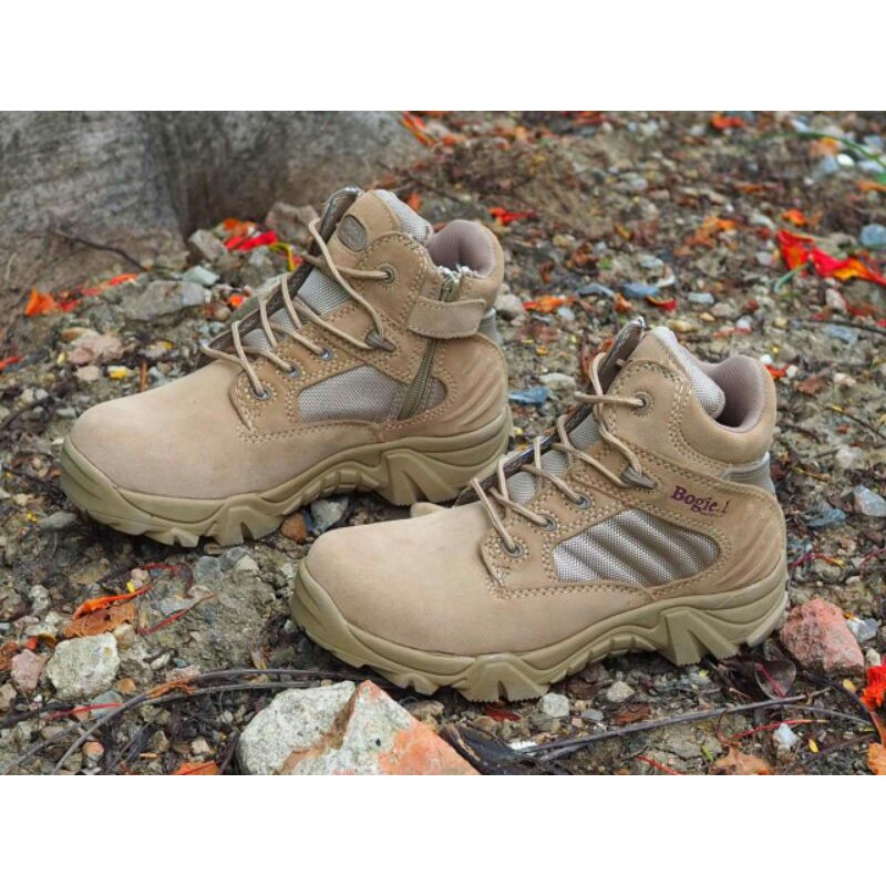 รองเท้าBogie1สำหรับเดินป่า