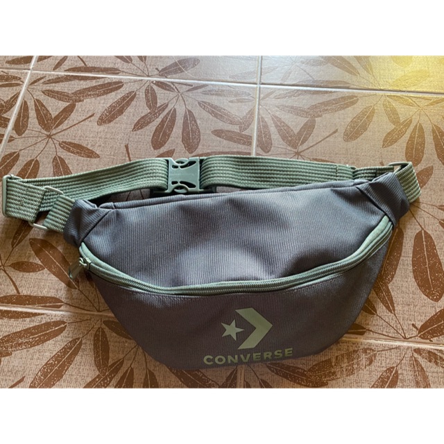 กระเป๋าสะพาย converse แท้