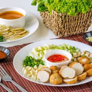 แหนมเนืองไก่ไฮโซ ฮาลาล ฟินทุกคำ อร่อยเว่อร์ ครบเซ็ต 5 ไม้ ส่งฟรี
