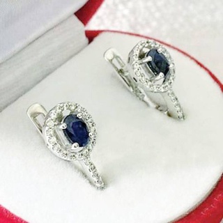 N6425 ต่างหูพลอยไพลินแท้  ( Blue sapphire ) แบบอิงลิชล็อค ตัวเรือนเงินแท้ 925 ชุบทองคำขาว