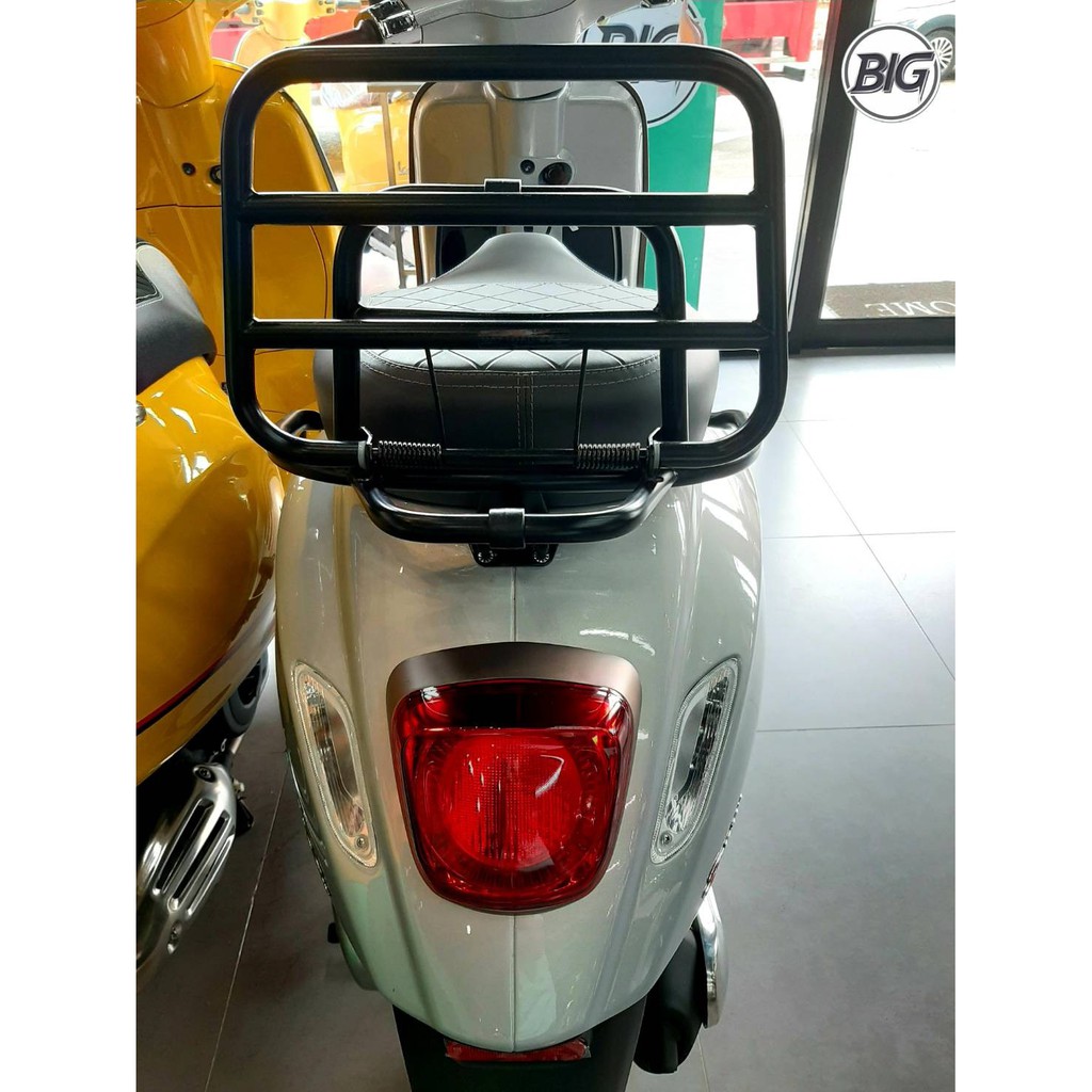 ตะแกรงหลัง VESPA แท้100% สีดำด้าน ใช้กับรุ่น SPRINT125, 150/ PRIMAVERA150