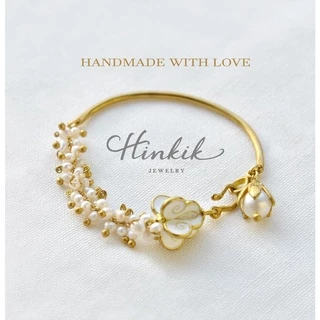 สร้อยข้อมือ ดอกรัก ลงอีนาเมล ประดับด้วย ไข่มุก มุกแท้ Bracelet Crown Flower with enamel & Pearl