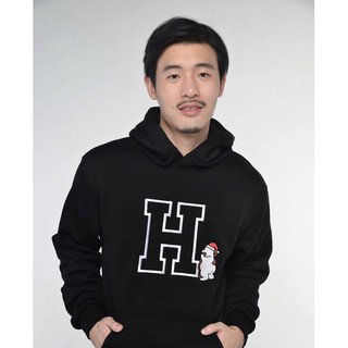 black hoodie พร้อมปักอักษรฟรี