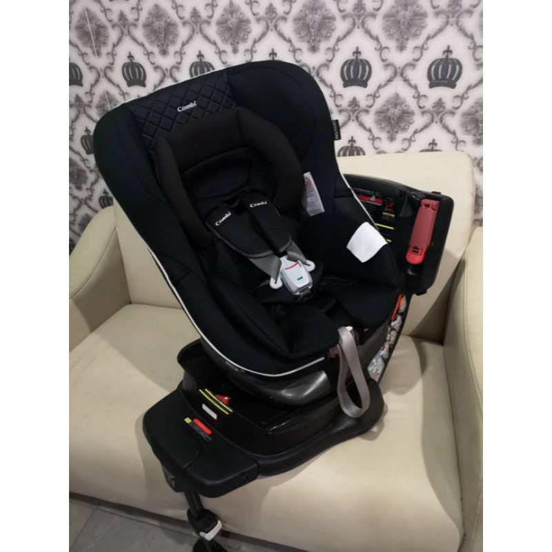 Car seat Combi Luxtia Turn 360 สภาพดี