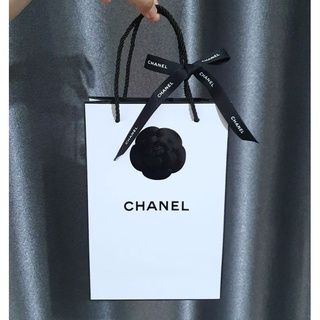 ถุงแบรนด์เนม CHANEL พร้อมโบว์+ดอกคามิเลีย ของแท้💯%จากเคาน์เตอร์ไทย