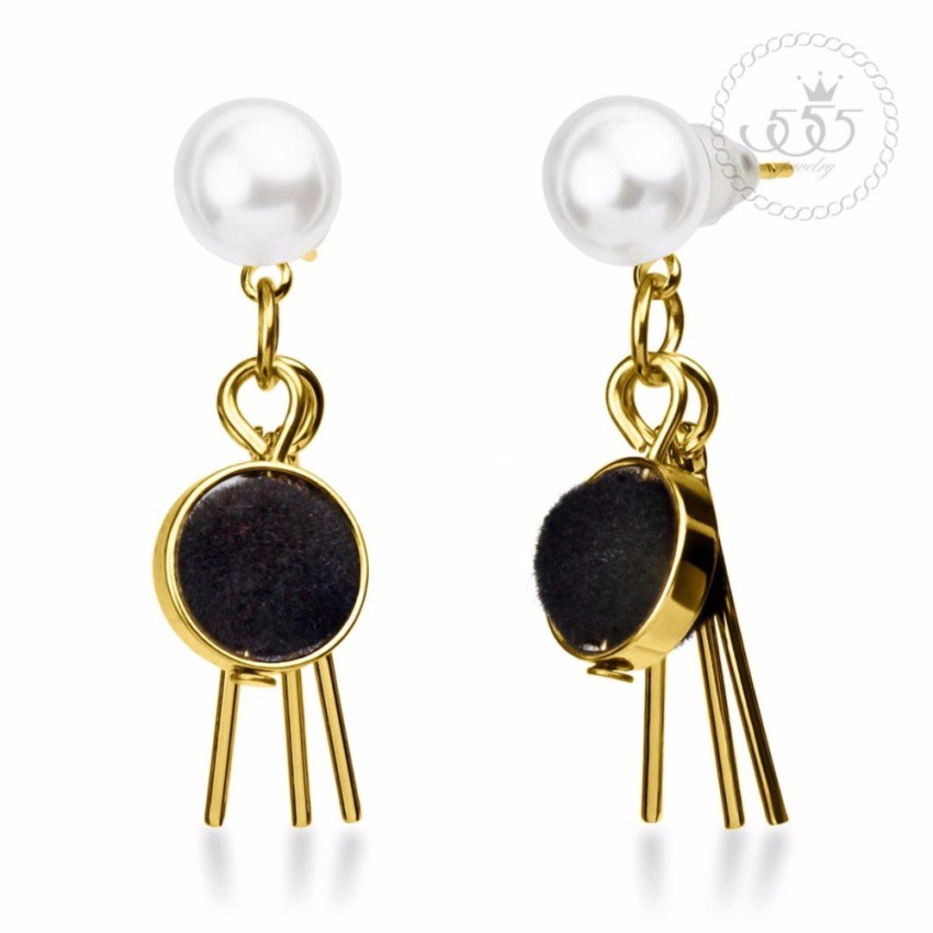 555jewelry ต่างหูสตั๊ดแฟชั่นแบบห้อยประดับ มุกขาวและบอลกำมะหยี่ รุ่น MNC-BER052-B - (BER4)
