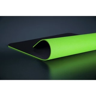 Razer แผ่นรองเมาส์ Gigantus V2 Medium/Large/XXL/3XL Soft gaming mouse mat for speed,control สีดำล้วน