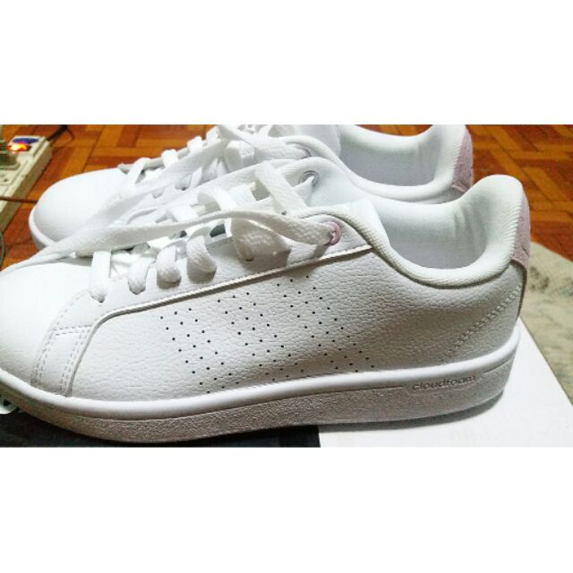 รองเท้าadidasผู้หญิง