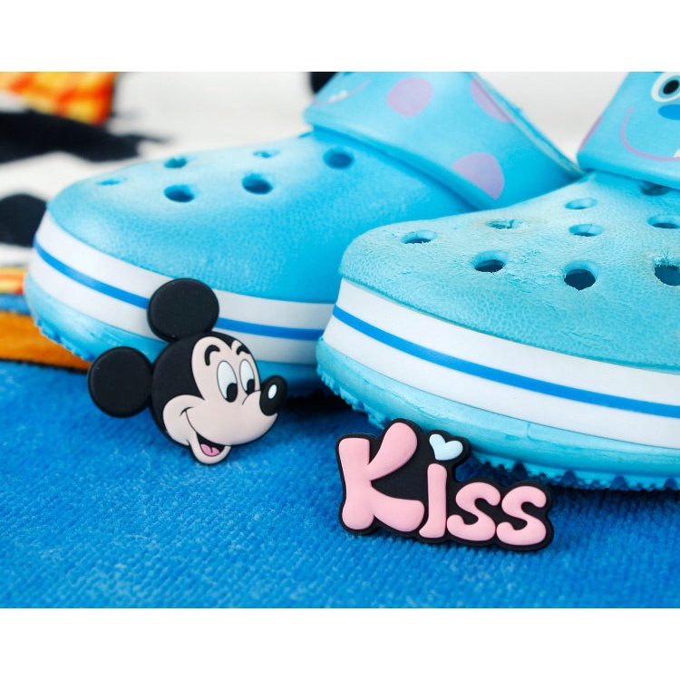 จี้หมุด รูปการ์ตูน Disney Minnie Jibbits สีรุ้ง เหมาะกับตกแต่งรองเท้า สําหรับผู้ชาย