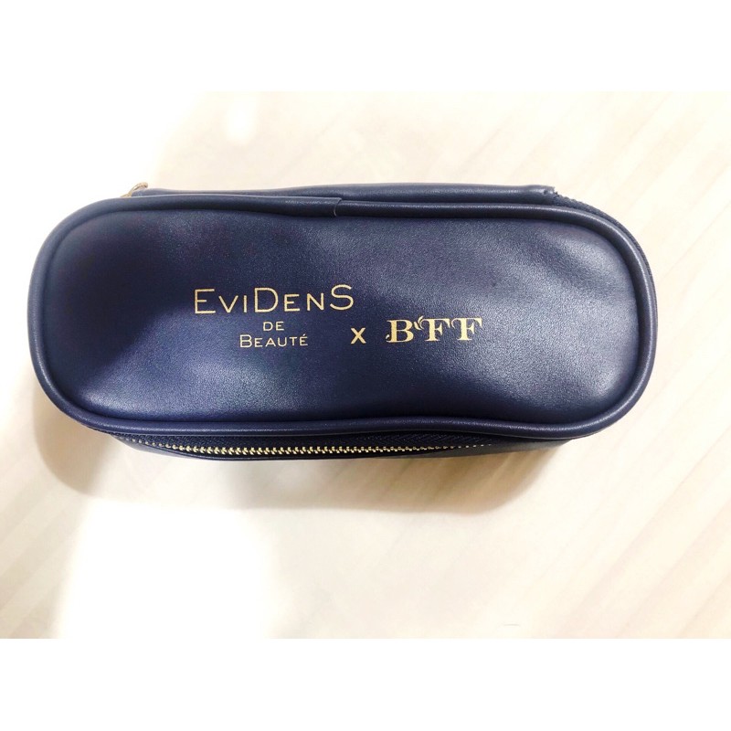 evidens กระเป๋าเครื่องสำอาง