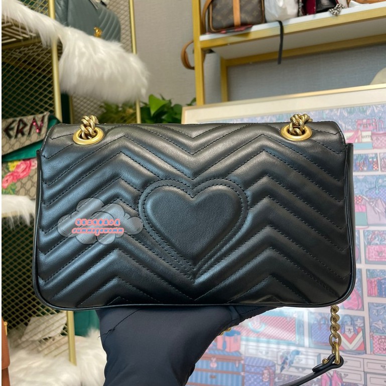 GUCCI Gucci GG Marmont 26cm กระเป๋าสะพายหนังวัวสีดำขนาดเล็ก / กระเป๋าสะพายไหล่ / กระเป๋าสะพายข้าง 443497