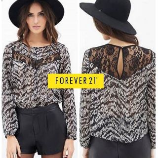 F21 : เสื้อชีฟอง พิมพ์ลาย Abstract