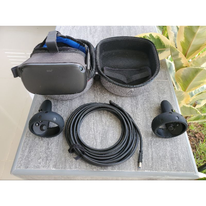 VR Oculus Quest 1 (128gb) - สินค้ามือสอง อุปกรณ์เสริมครบ ไม่ต้องหาซื้อเพิ่ม