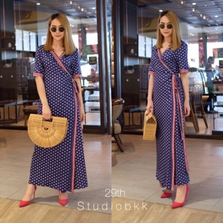 Maxi Dress ป้ายหน้า เนื้อนิ่มลื่น พิมพ์ลายโทนสีกรม