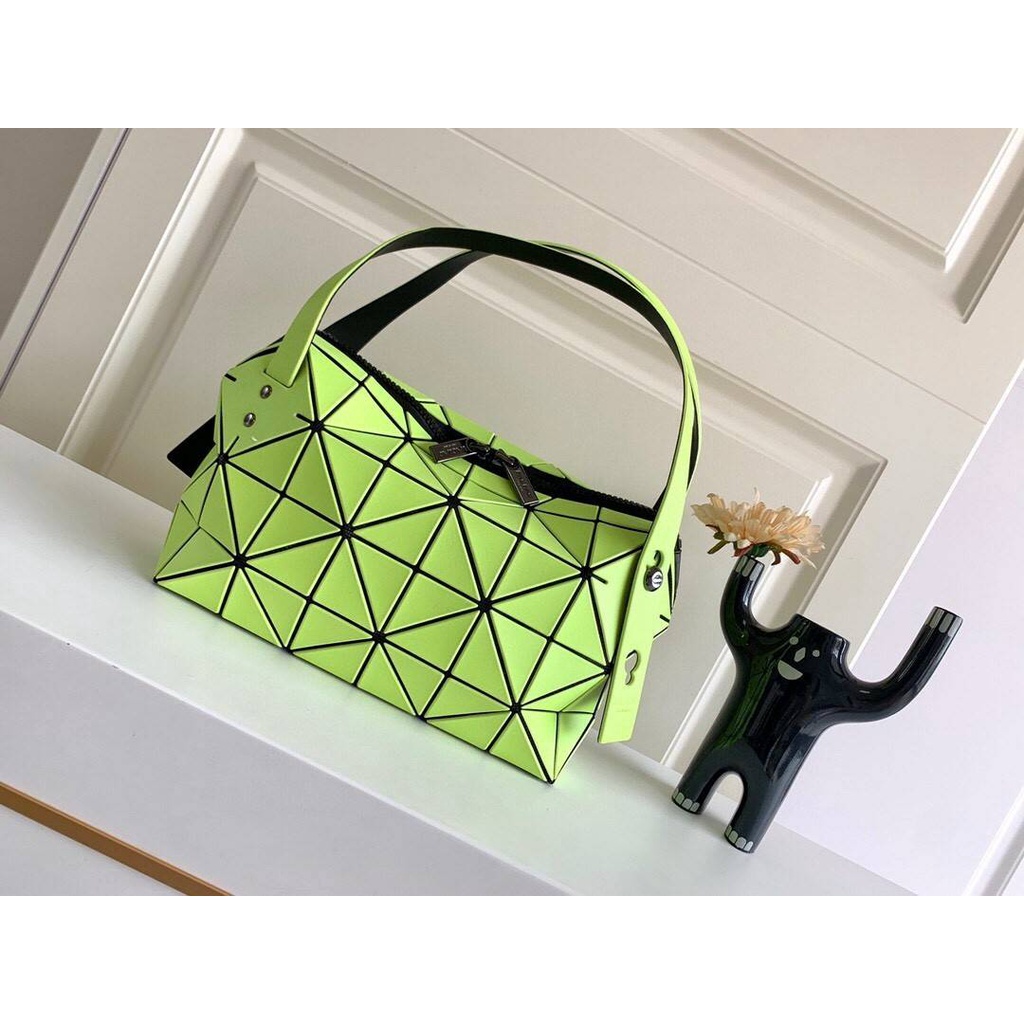 💕BaoBao Issey Miyake Small Boston Bag