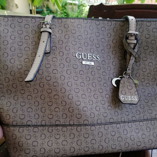 กระเป๋า​ GUSS ทรง​ shopping สภาพดีมากกก​ ปล่อยเท!! 😘