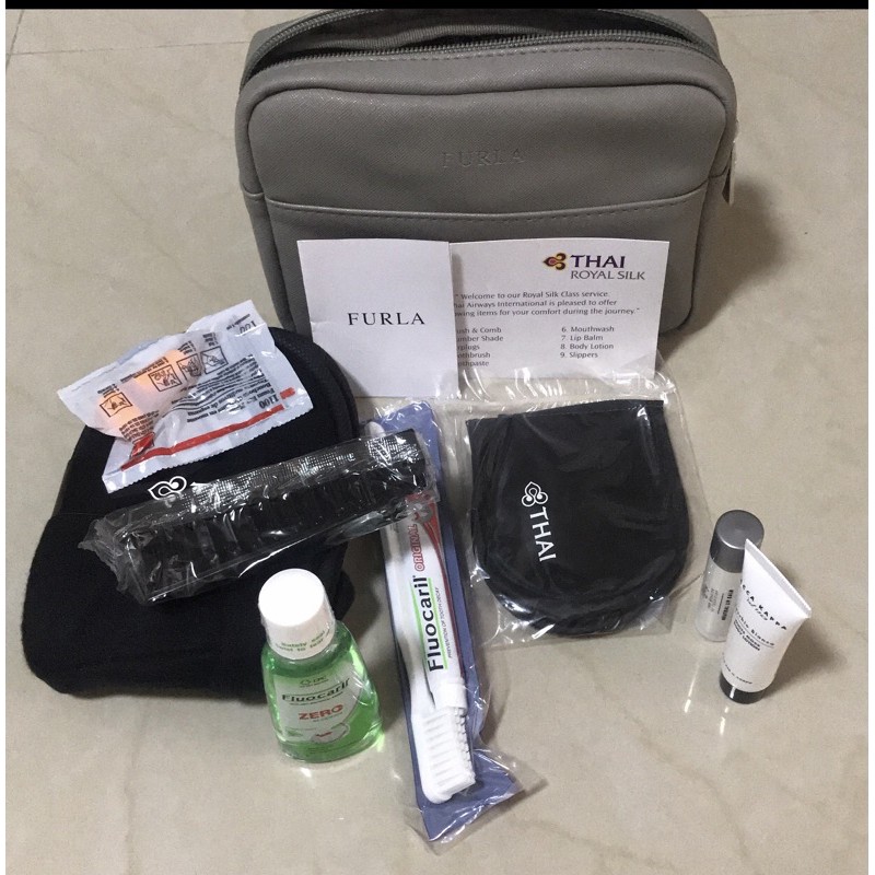 กระเป๋า Amenitykits ยี่ห้อ FURLA ของสายการบินTHAI AIRWAYS
