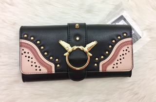 กระเป๋าสะพาย LYN Long Wallet Bag