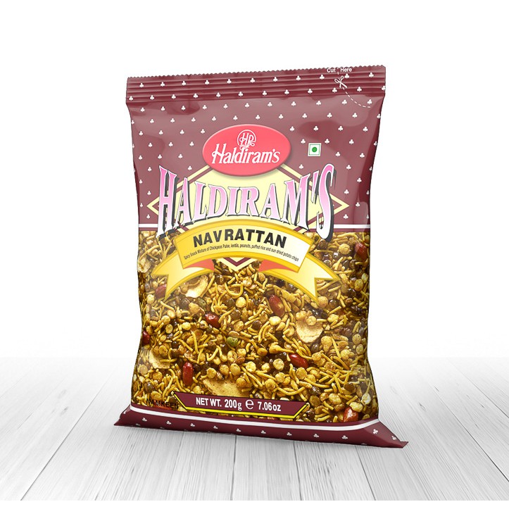 ขนมถั่วรวมมิด Haldiram Navrattan ( 200 g)