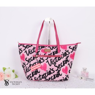 Victorias secret tote bag
สไตล์วินเทจจาก Victorias Secret อยู่ทรงสวย