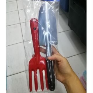 พลั่วและส้อม ตกแต่งสวน