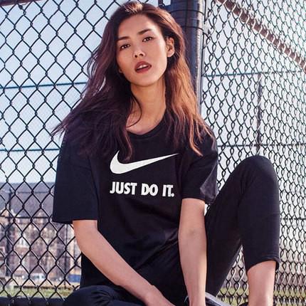 Original Nike Women  s Fashion เสื้อยืดแขนสั้นสีดำสีขาว aj9151 Casual